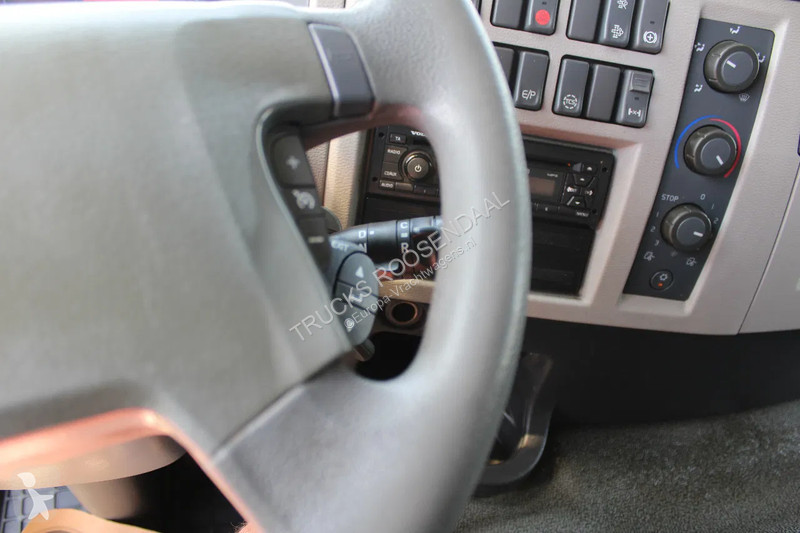 Vrachtwagen Volvo 280 + 19 T + LIFT + EURO 6 +...
