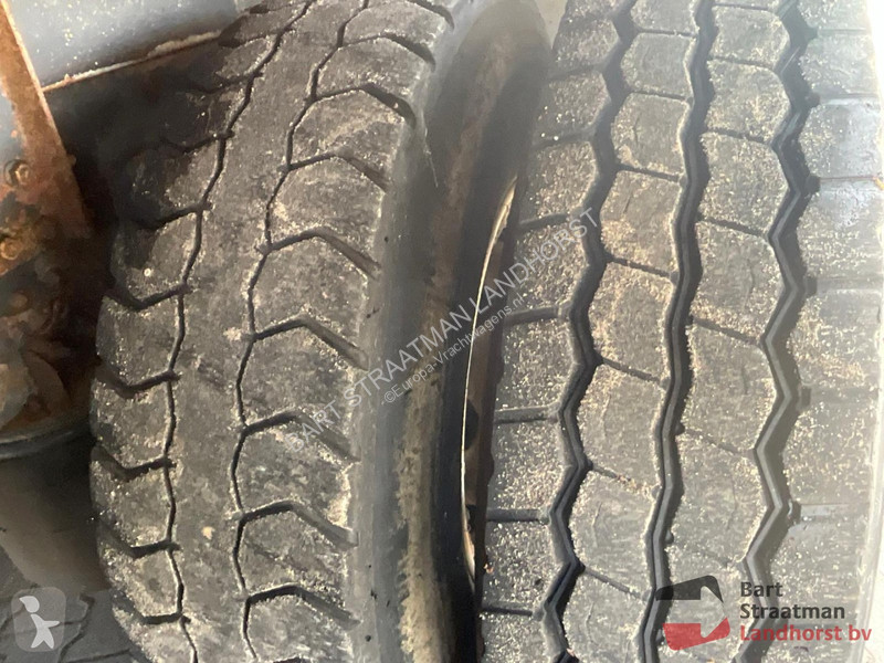 Kamion Volvo 440 10x4 Euro 5 geisoleerde asfalt...