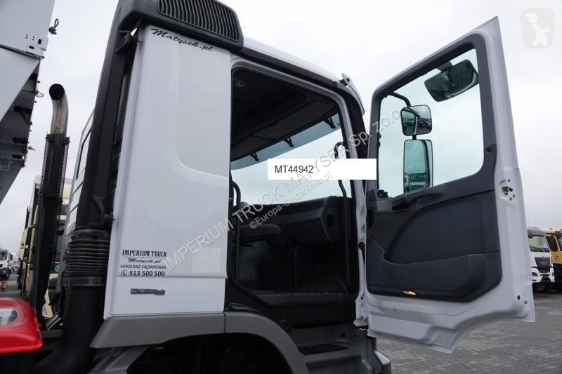 Camião Mercedes ACTROS 3336