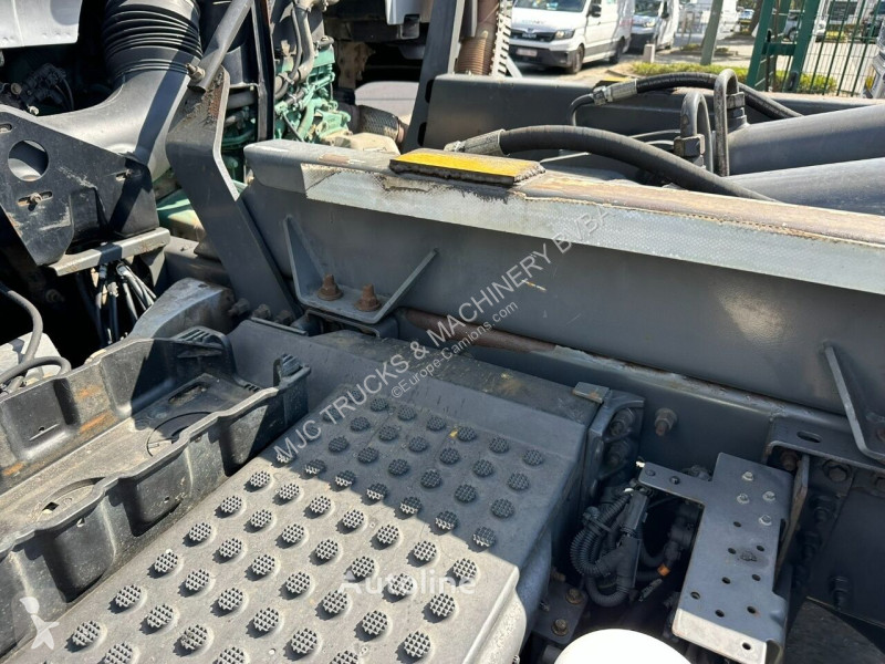 Vrachtwagen Volvo 420 6x4 AJK HOOKLIFT / HAAK...