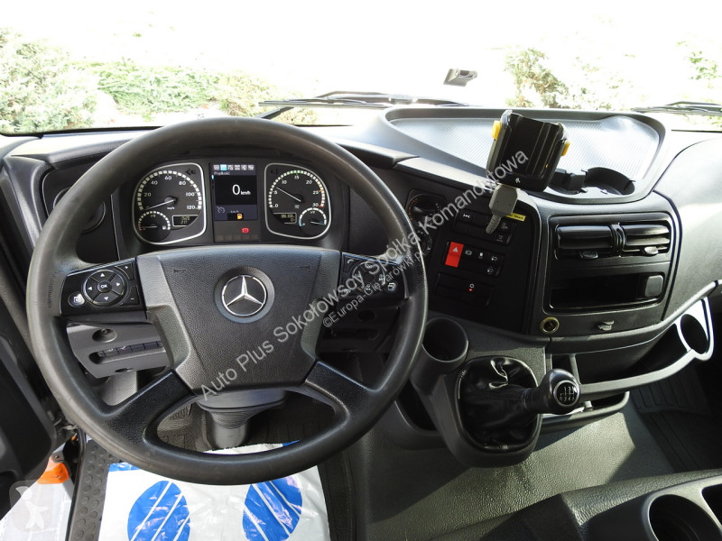 شاحنة Mercedes 1221 ATEGO