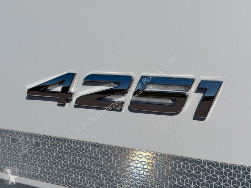Camion Mercedes 4251 8x4 Palfinger T26A...