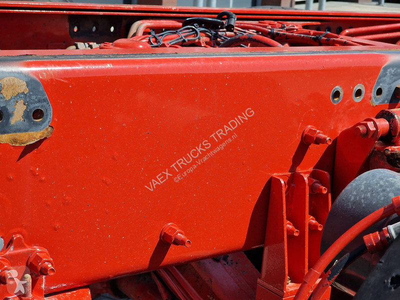 شاحنة Volvo 16750 Globetrotter 8x4*4 - Chassis...
