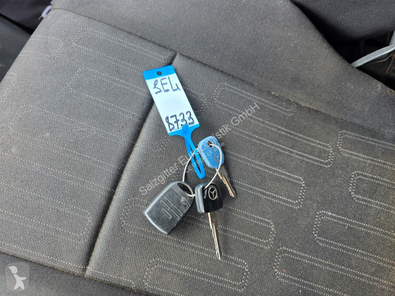 شاحنة Mercedes 818 | 3 Sitzen | Ladebordwand