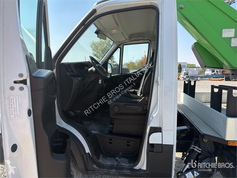 Camion Iveco 19-8,5 HQ 19 m on Iveco 35-140...