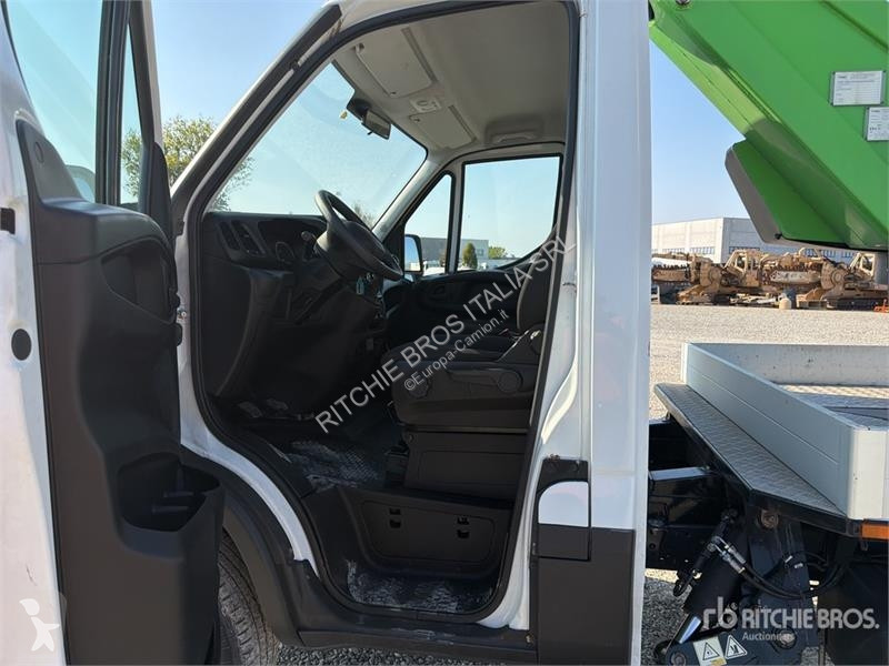 Camion Iveco 19-8,5 HQ 19 m on Iveco 35-140...
