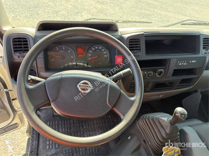 Вантажівка Nissan Socage DA320 19 m on Nissan...
