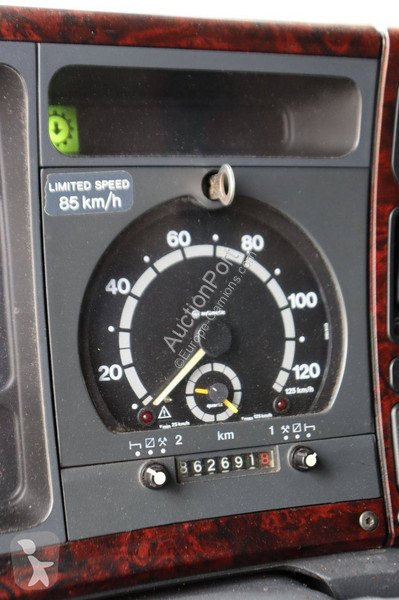 Camión Scania T124 A4X2 NA 470