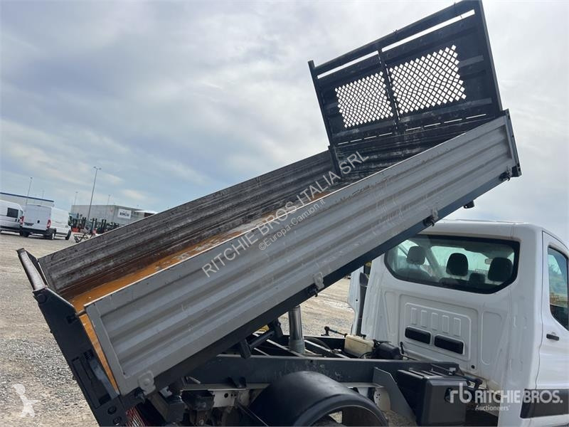 Camión Ford 350-130 S/A Dump Truck