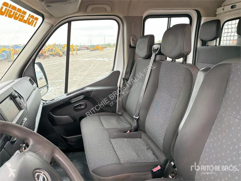 Kamion Opel Crew Cab Flatbed Truck