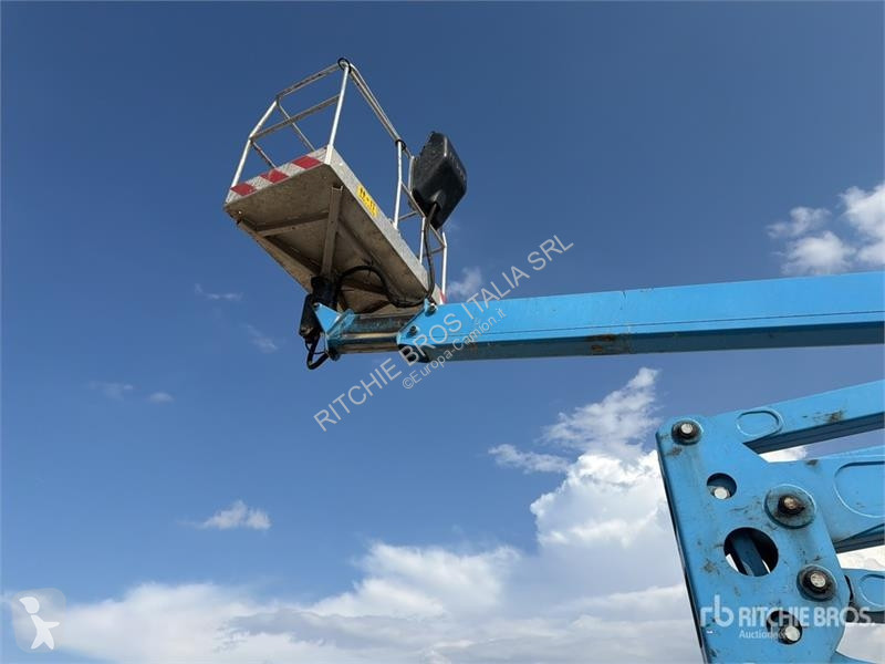 Camion Nissan PNT205 20 m on Nissan NT400...