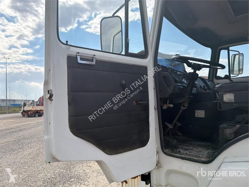 Camion Astra 1 4x2 Mixer Truck