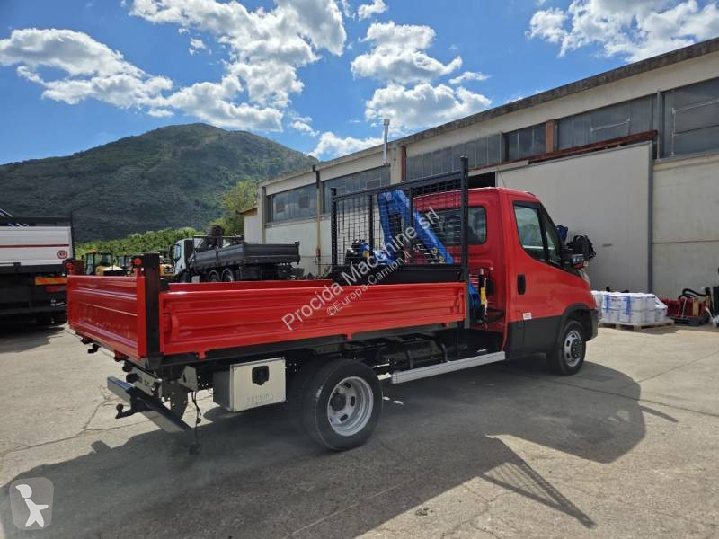 Véhicule utilitaire Iveco 35C12