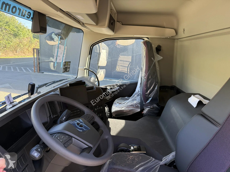 Kamion Volvo 500 13 500 8X4 13L Eckige Mulde...