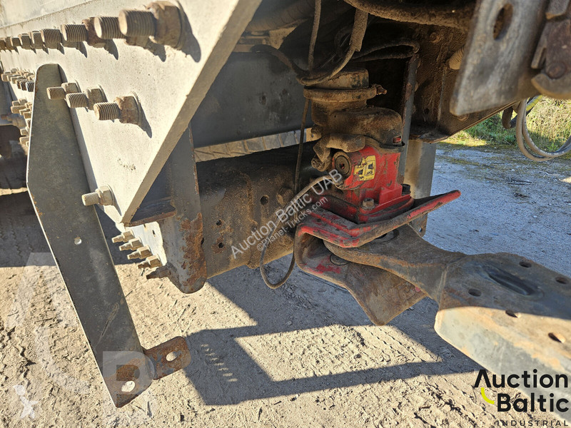 Volvo 540 truck