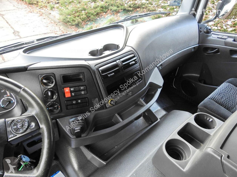 Camion Mercedes ATEGO 12.24 KONTENER WINDA 18...