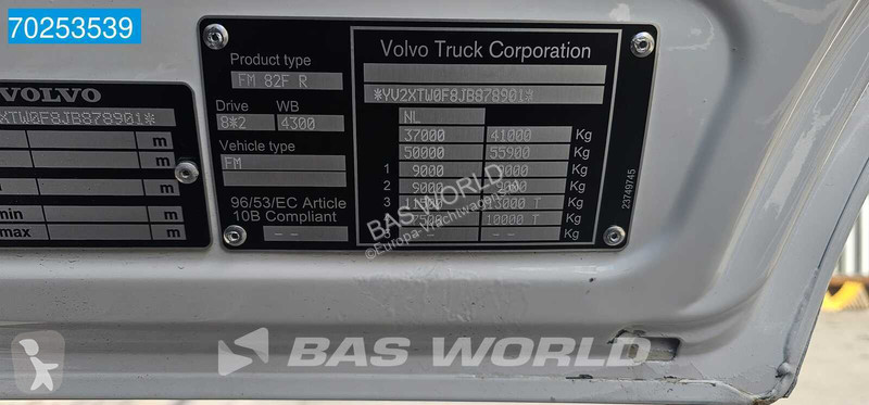 Camion Volvo 420 8X2 Repaired Damage Hiab...