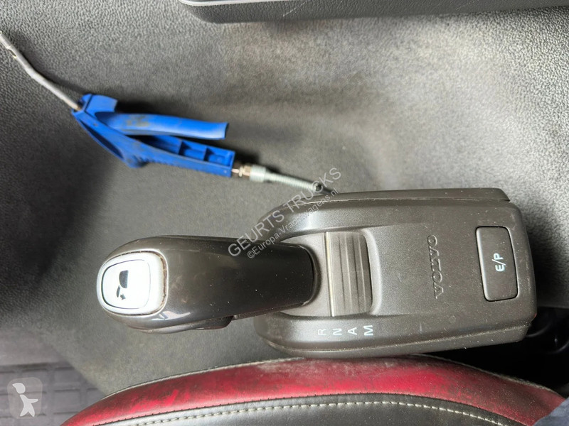 Kamion Volvo FMX 420 6X2 + PALFINGER PK...