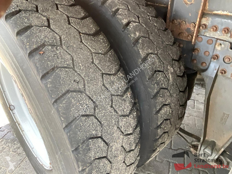 Kamion Volvo 440 10x4 Euro 5 geisoleerde asfalt...