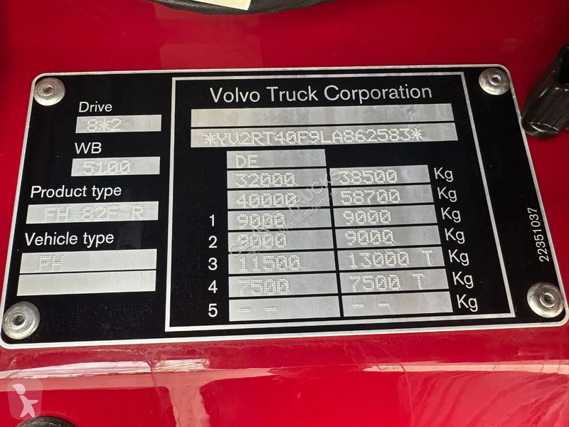 Lastbil Volvo 500 8X2F R BAKWAGEN MET FASSI...