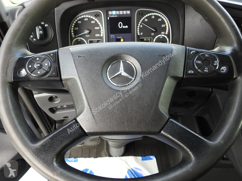 شاحنة Mercedes 1221 ATEGO