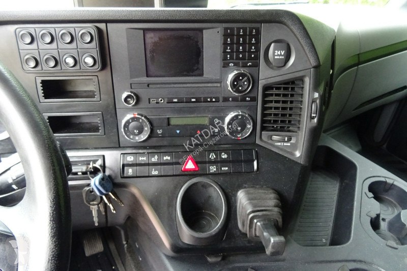 شاحنة Mercedes 2840 Syp euro 6 chłodni 3 osie...