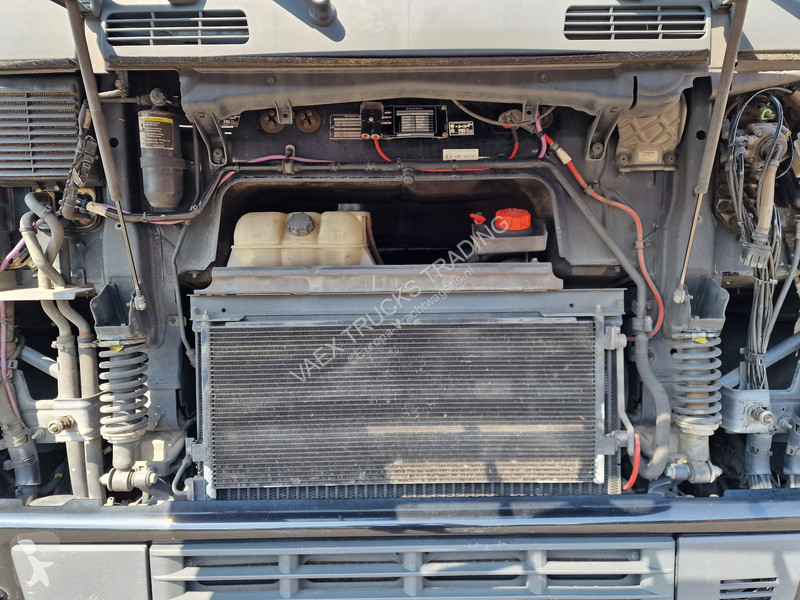 شاحنة Volvo 460 Berdex 3 deck livestock -...