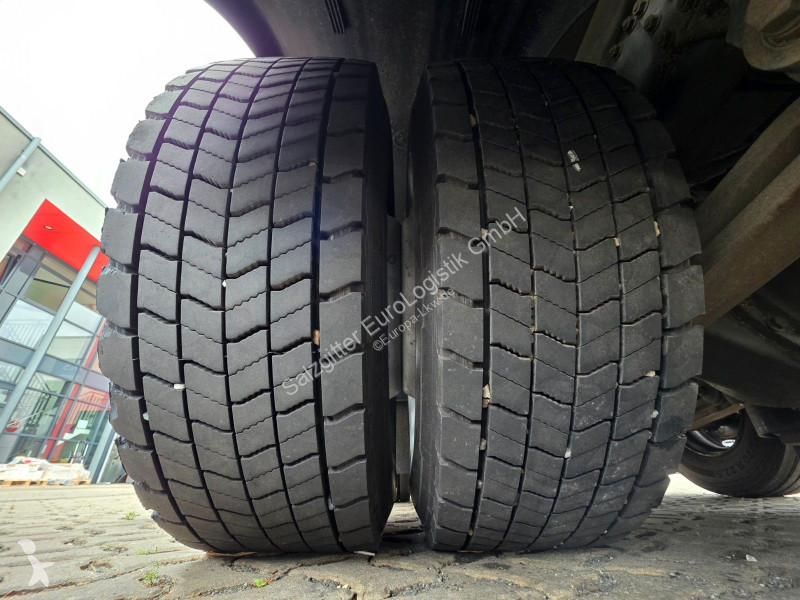 شاحنة Volvo 320 / Ladebordwand