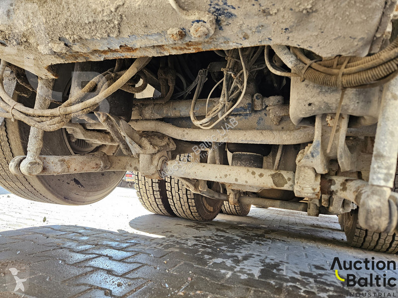 Betonárske zariadenie Volvo 480 8X4