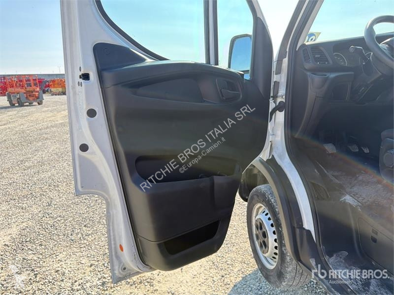 Camion Iveco 19-8,5 HQ 19 m on Iveco 35-140...