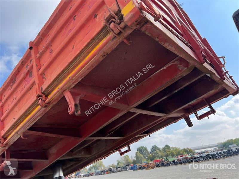 Camion Iveco Unic 6x2 T/A Dump Truck