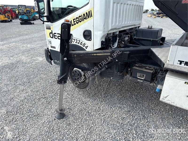 Lastbil Nissan Isoli PNT 230 20.5 m on Nissan...