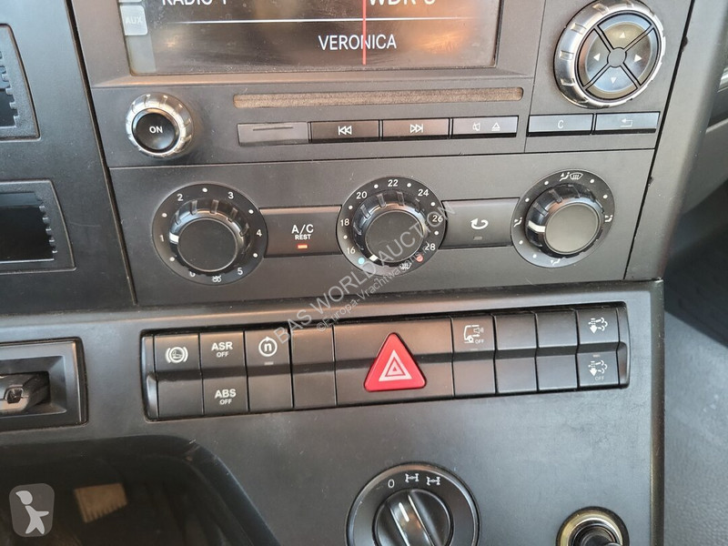 Lastbil Mercedes 3245