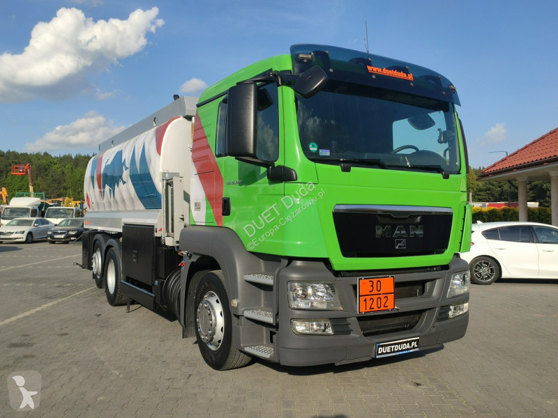 Lastbil MAN TGA 26.400 Autocysterna z...