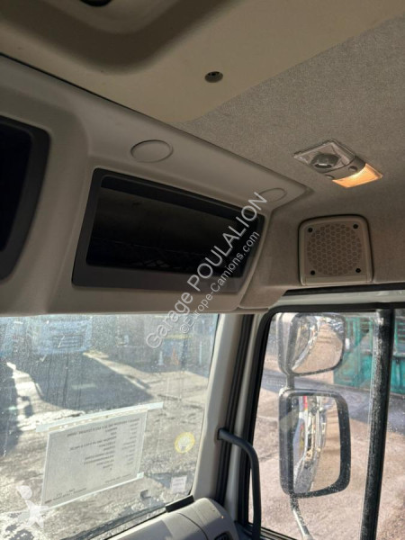 شاحنة Renault MAGYAR 18000L 5 CPTS PREMIUM...