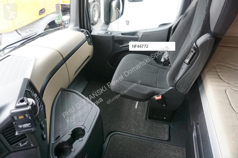 Kamion s návěsem Mercedes / TANDEM