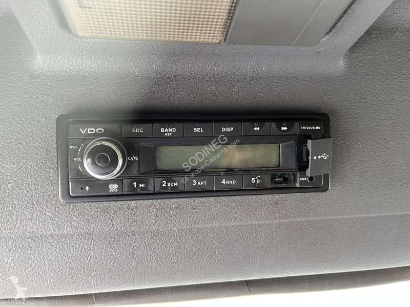 Camión Renault  MIDLUM 180 DCI
