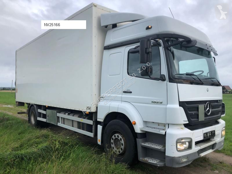 Vrachtwagen Mercedes 1829 18 europalet