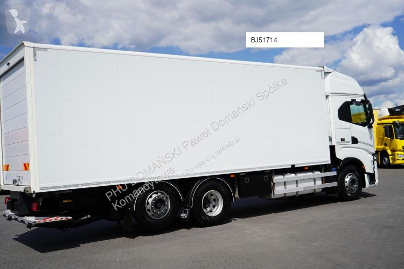 Ciężarówka Iveco / 420 / E 6 / KONTENER + WINDA...