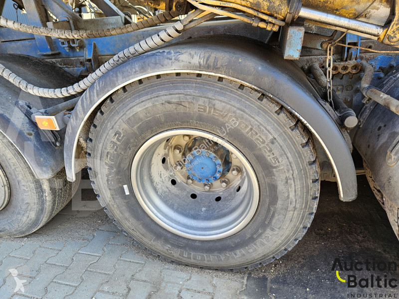 Camion Volvo 480 8X4