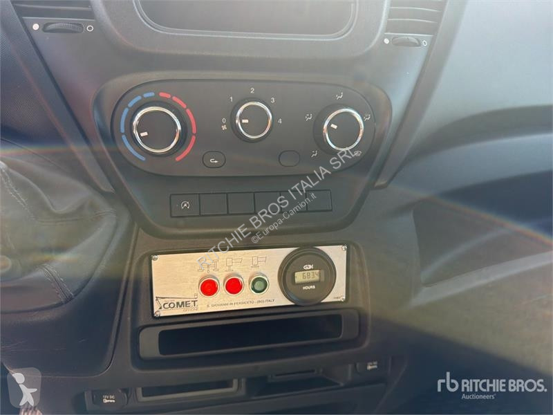 Camion Iveco 19-8,5 HQ 19 m on Iveco 35-140...