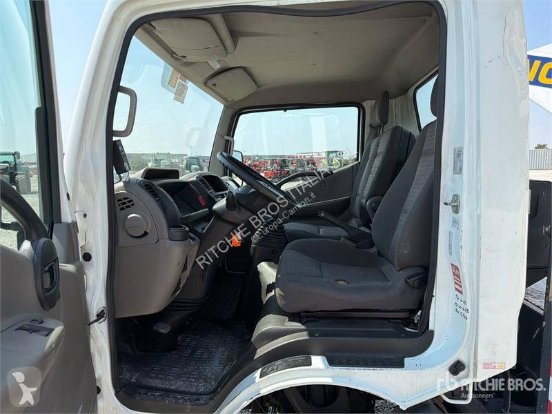 Camión Nissan 35 - 11