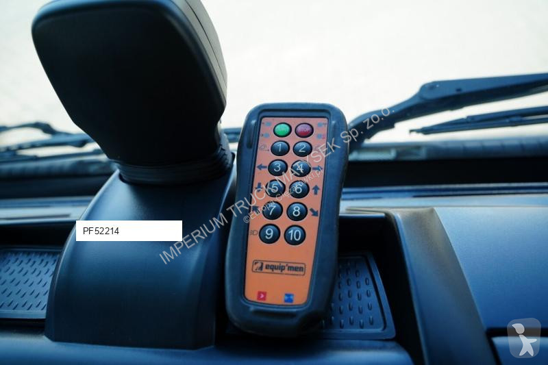 Camión Iveco EUROCARGO / LAWETA HYDRAULICZNA /...