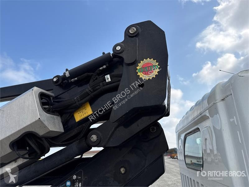 Camion Nissan Isoli PNT 230 20.5 m on Nissan...