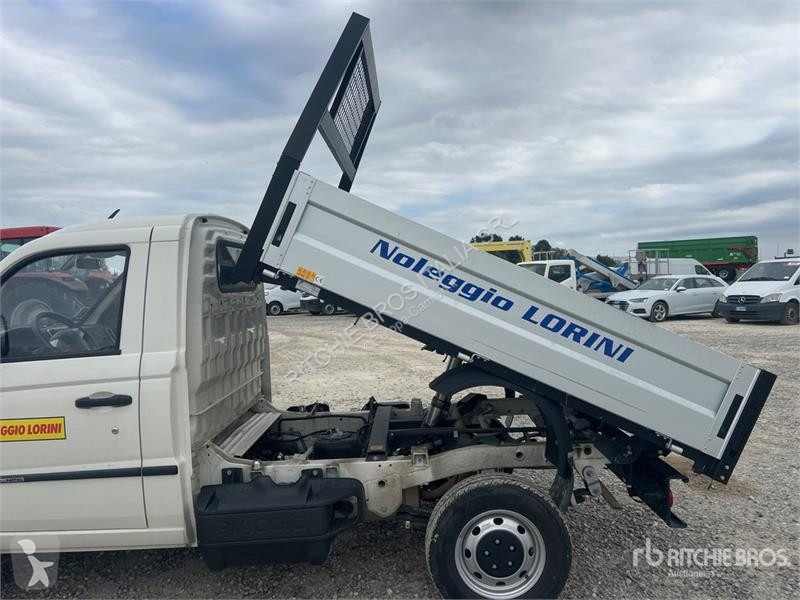 Camion Piaggio NP6 Flatbed Dump Truck