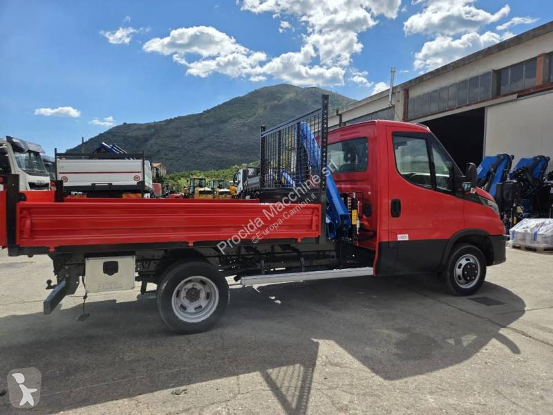 Véhicule utilitaire Iveco 35C12