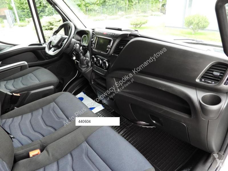Véhicule utilitaire Iveco DAILY 35S18 PLANDEKA...