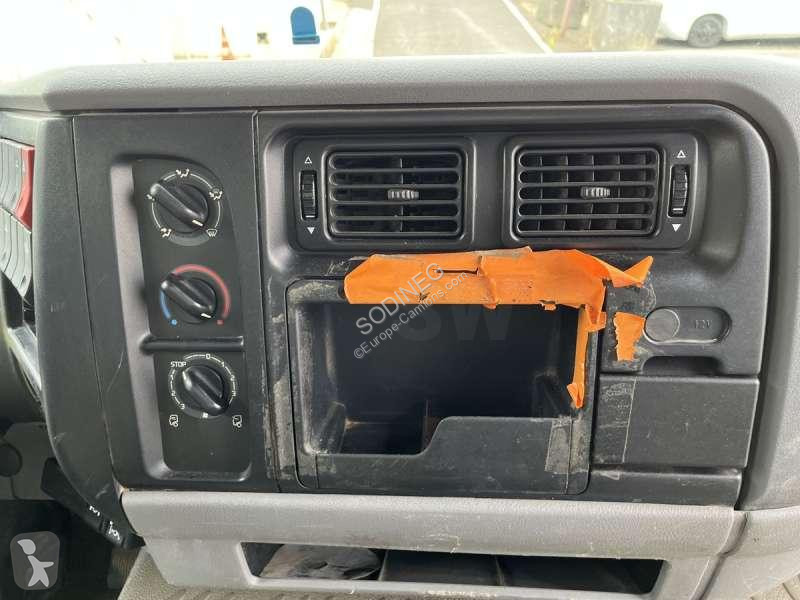 Kamion Renault  MIDLUM 220 DCI
