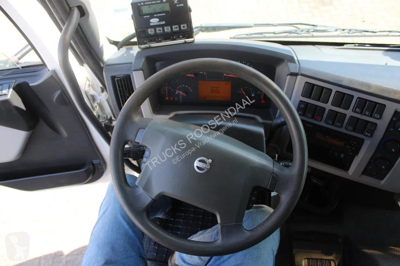 شاحنة Volvo 280 + CARRIER + ATP/FRC + LIFT...
