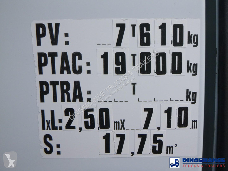 شاحنة Renault 270 4x2 fuel tank 13.3 m3 / 3 comp